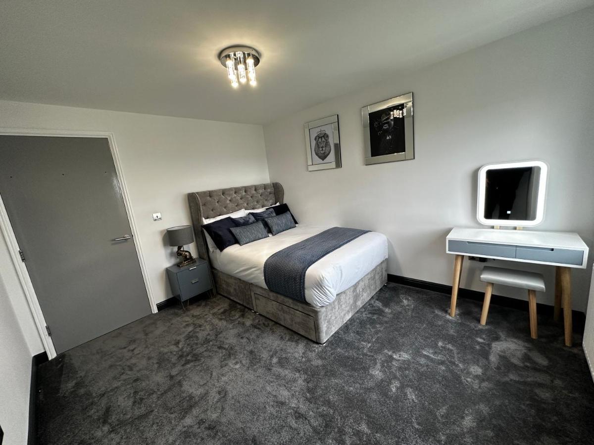 Two Bed Apartment With Balcony Slough,Windsor,Legoland Zewnętrze zdjęcie